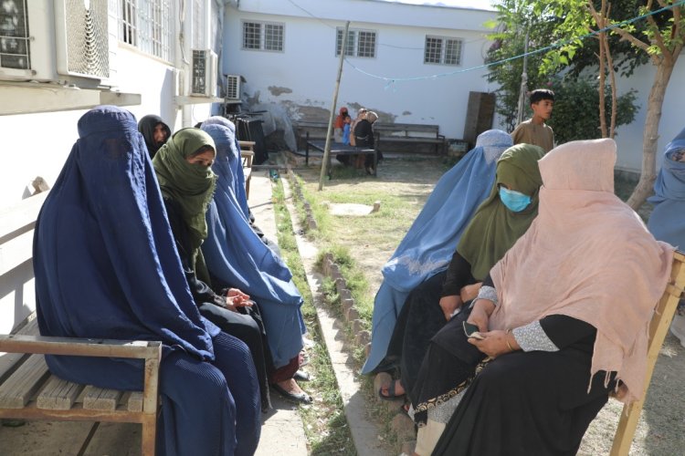 Taliban impose mahram requirement for women visiting health centres in Kandahar