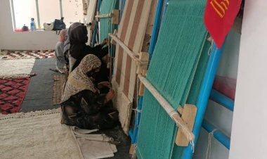 بلخ کې د سل ښځو لپاره د غالۍ اوبدلو د زده کړې مرکز پرانیستل شو