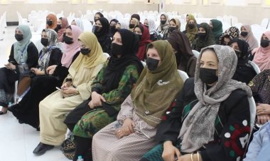 طالبانو په تېرو شپږو میاشتو کې ١٦ فرمانونه د ښځو حقونو د محدودولو لپاره صادر کړي