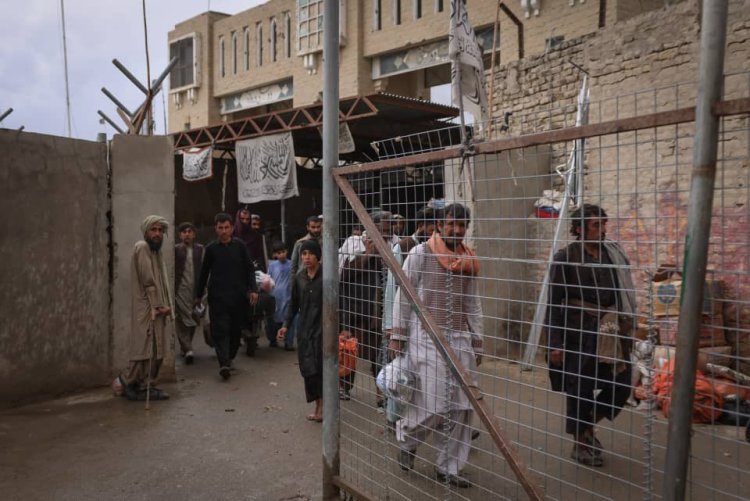 Amnesty International urges Pakistan to halt arrests and deportation of Afghan refugees