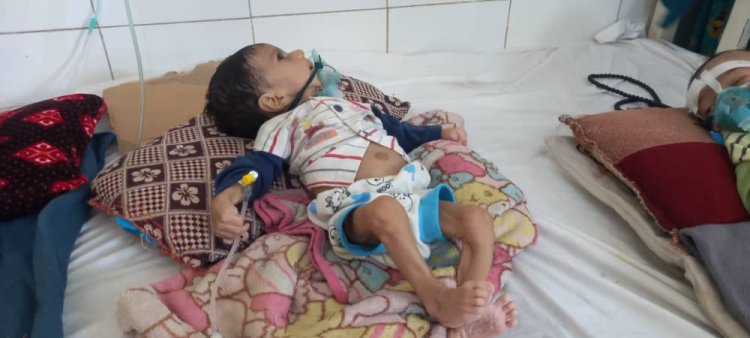 خوست کې لس زره میندې او ماشومان پر خوارځواکۍ اخته شوي