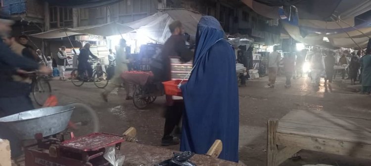 په افغانستان کې د جګړو پرمهال بې سرپرسته شوې ډېرې ښځې سوالګرې شوې