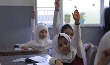 د ملګرو ملتونو د ښځو څانګه؛ افغانستان کې له هر ۱۰ نجونو ۸ یې له زدکړو بې برخې دي