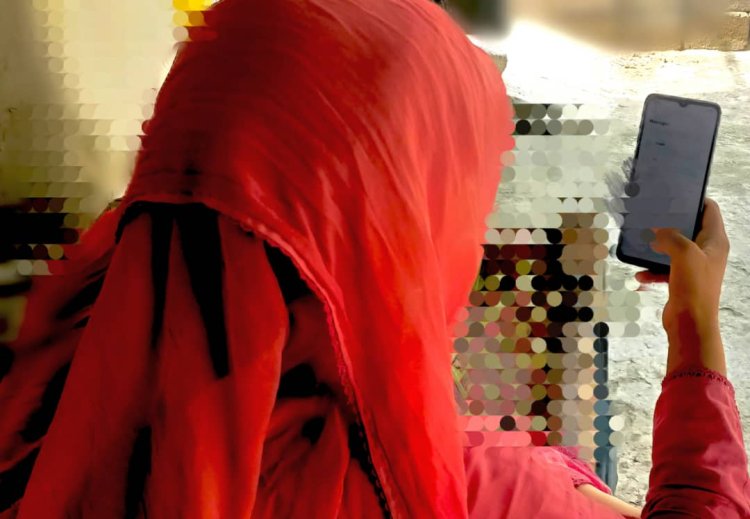 The Taliban Bans Women in Laghman from Using Smartphones