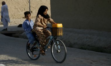آلبوم اقلیمی آر.ام میدیا    آب، آیینهٔ اقلیم