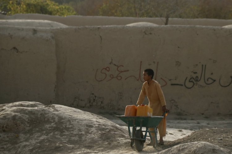 آلبوم اقلیمی آر‌.ام میدیا    آب، آیینهٔ اقلیم
