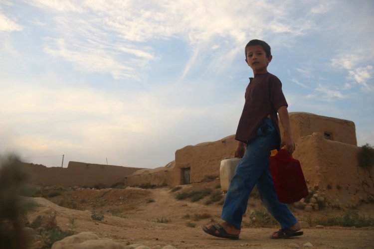 آلبوم اقلیمی آر‌.ام میدیا    آب، آیینهٔ اقلیم