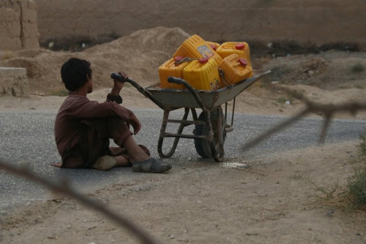 آلبوم اقلیمی آر‌.ام میدیا    آب، آیینهٔ اقلیم