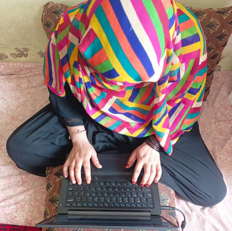 د انټرنېټ بندېدل؛ د افغان ښځو سوداګرۍ ته سکته