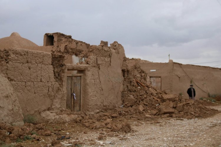 “I Saw Doomsday”: Survivors Recall Night of the Northern Afghanistan Quake