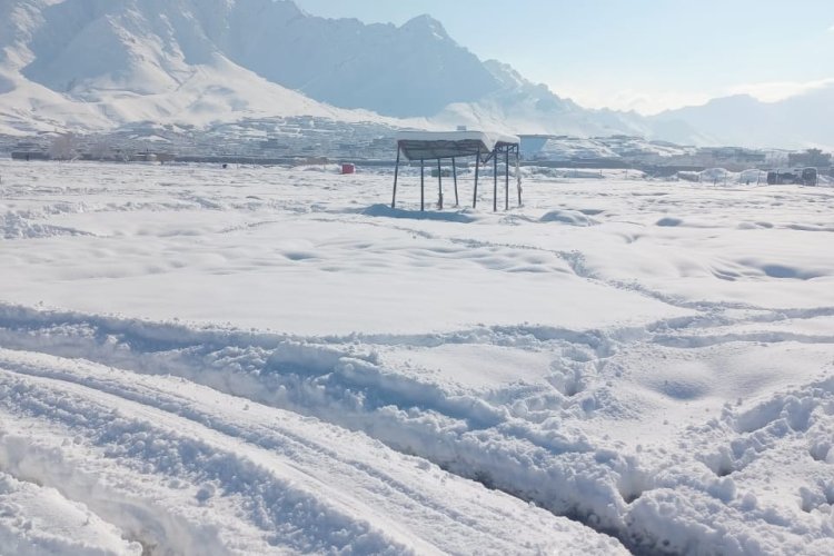 یک روز برفی در افغانستان