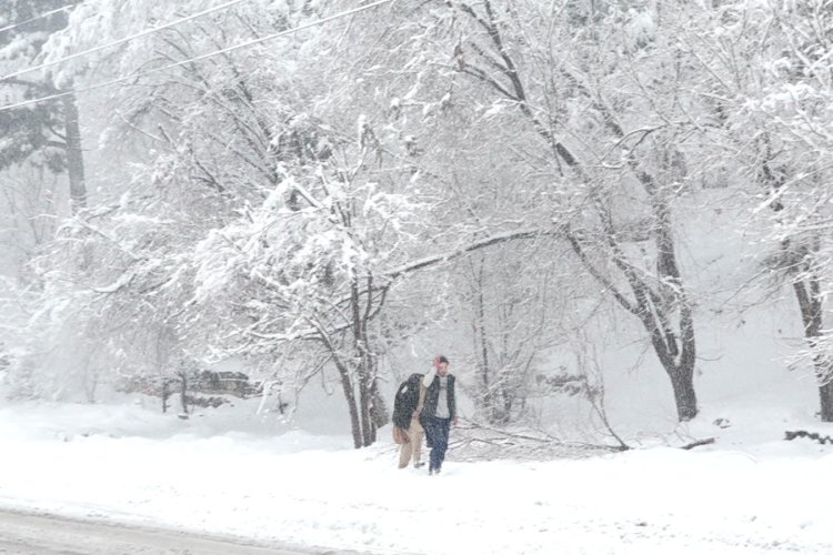 یک روز برفی در افغانستان