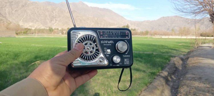 رادیوی پدر و مرگ‌های غریب