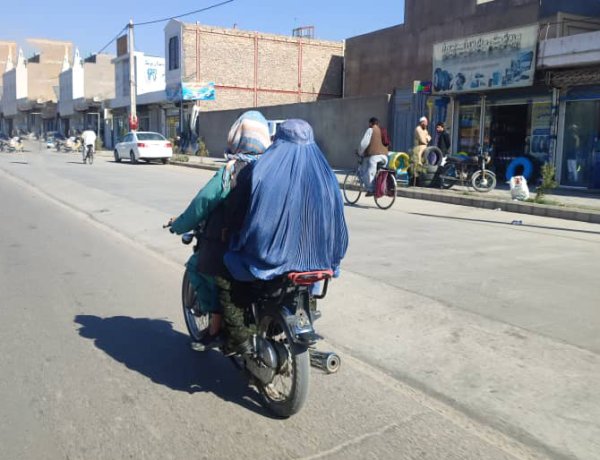 تشدید محدودیت‌های طالبان بر زنان؛ «امر به معروف می‌خواست مرا با دختر یک‌ساله‌ام ببرد»